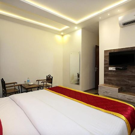 โอโย 9159 โฮเต็ล รอยัล วูดสลาร์ค Hotel Zirakpur ภายนอก รูปภาพ