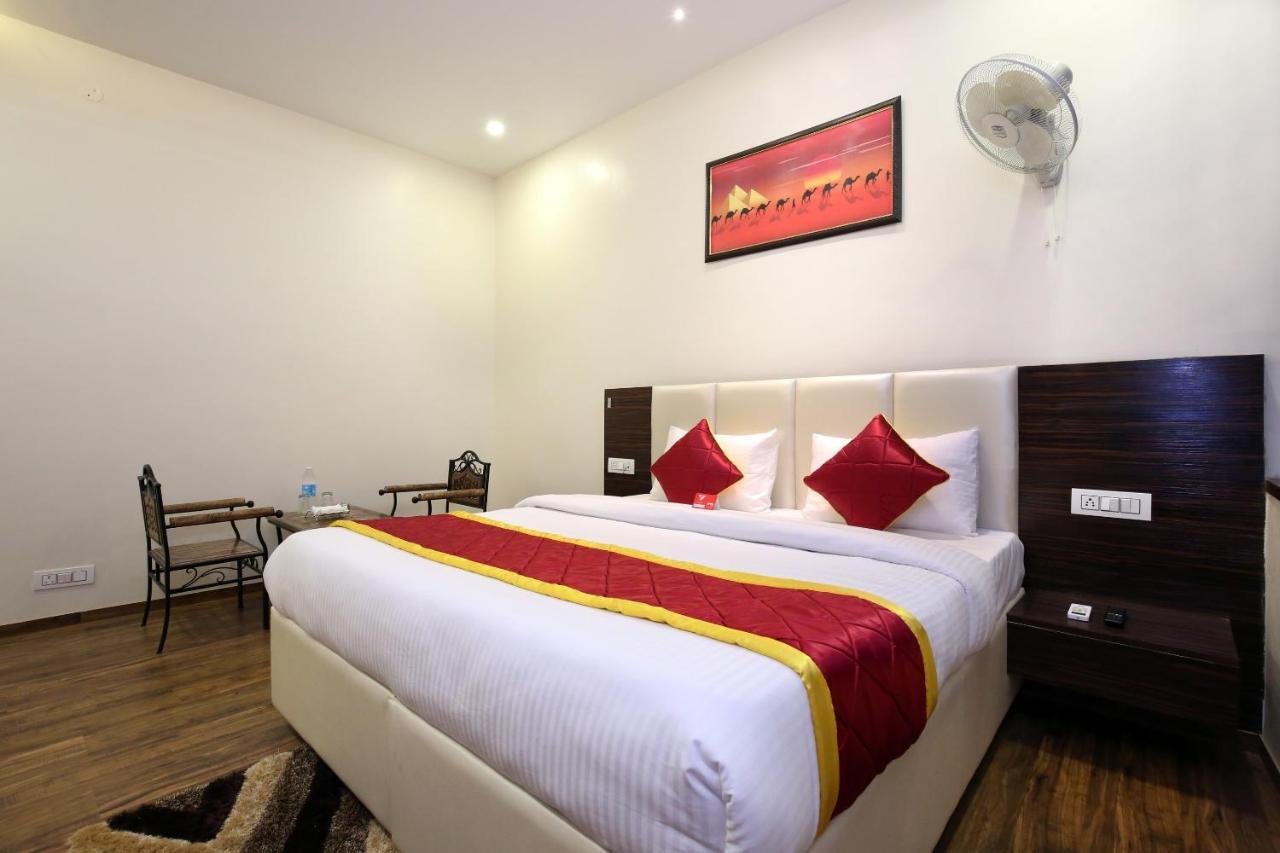 โอโย 9159 โฮเต็ล รอยัล วูดสลาร์ค Hotel Zirakpur ภายนอก รูปภาพ